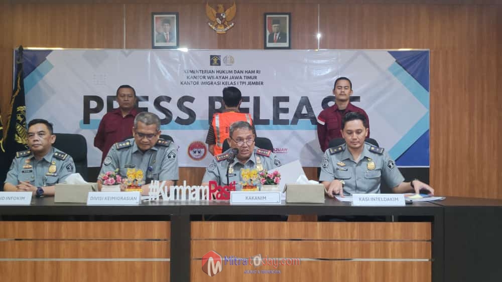 Kantor Imigrasi Klas I TPI Kabupaten Jember Deportasi WNA&nbsp;Malaysia