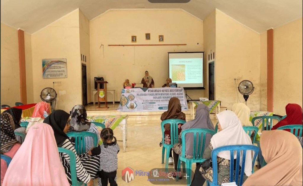 Dosen & Mahaiswa UNIB Jadikan Desa Pekik Nyaring Tuan Rumah Pelatihan Minuman Herbal Dari Alang-alang