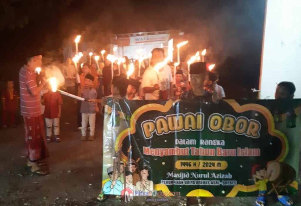 Peringati Tahun Baru Islam 1446 H Tahun 2024 M, Masjid Nurul Azizah Perumahan Griya Brebes Asri (GBA) Gelar Pawai Obor