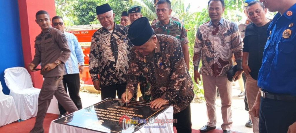 Pj Bupati Asra Tandatangani Prasasti Tanda di Resmikannya Dinas Pemadam Kebakaran dan Penyelamat Kabupaten Aceh&nbsp;Tamiang
